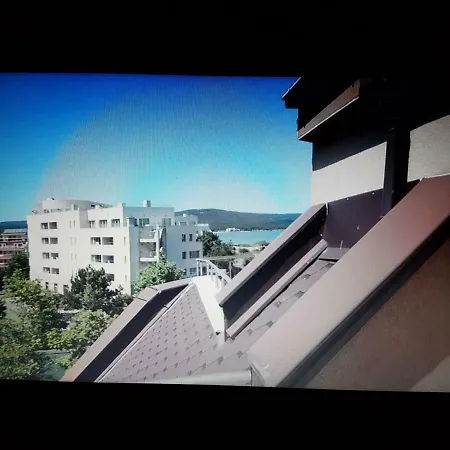 Sea Side Apartment *